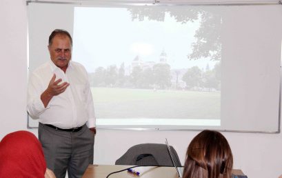 Prof. Awni Khatib delivers a lecture on Scientific Research to the students of the Elderly Center