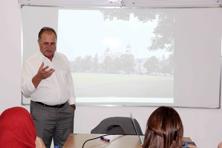 Prof. Awni Khatib delivers a lecture on Scientific Research to the students of the Elderly Center