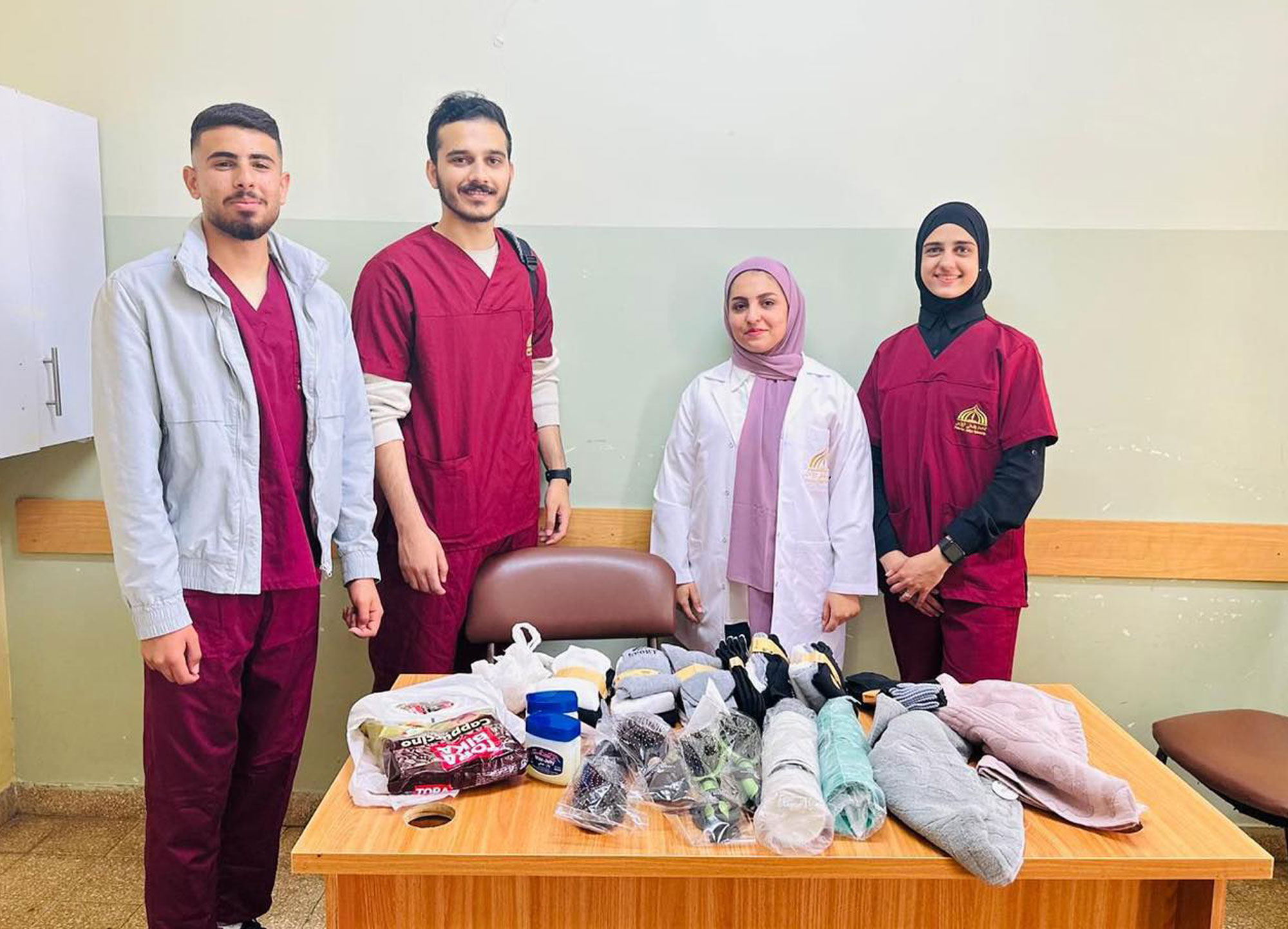 نفذ طلبة مساق “خدمة المجتمع” في جامعة فلسطين الأهلية مبادرة إنسانية استهدفت المنتفعين من مستشفى الطب النفسي في بيت لحم نفذ طلبة مساق “خدمة المجتمع” في جامعة فلسطين الأهلية مبادرة إنسانية استهدفت المنتفعين من مستشفى الطب النفسي في بيت لحم