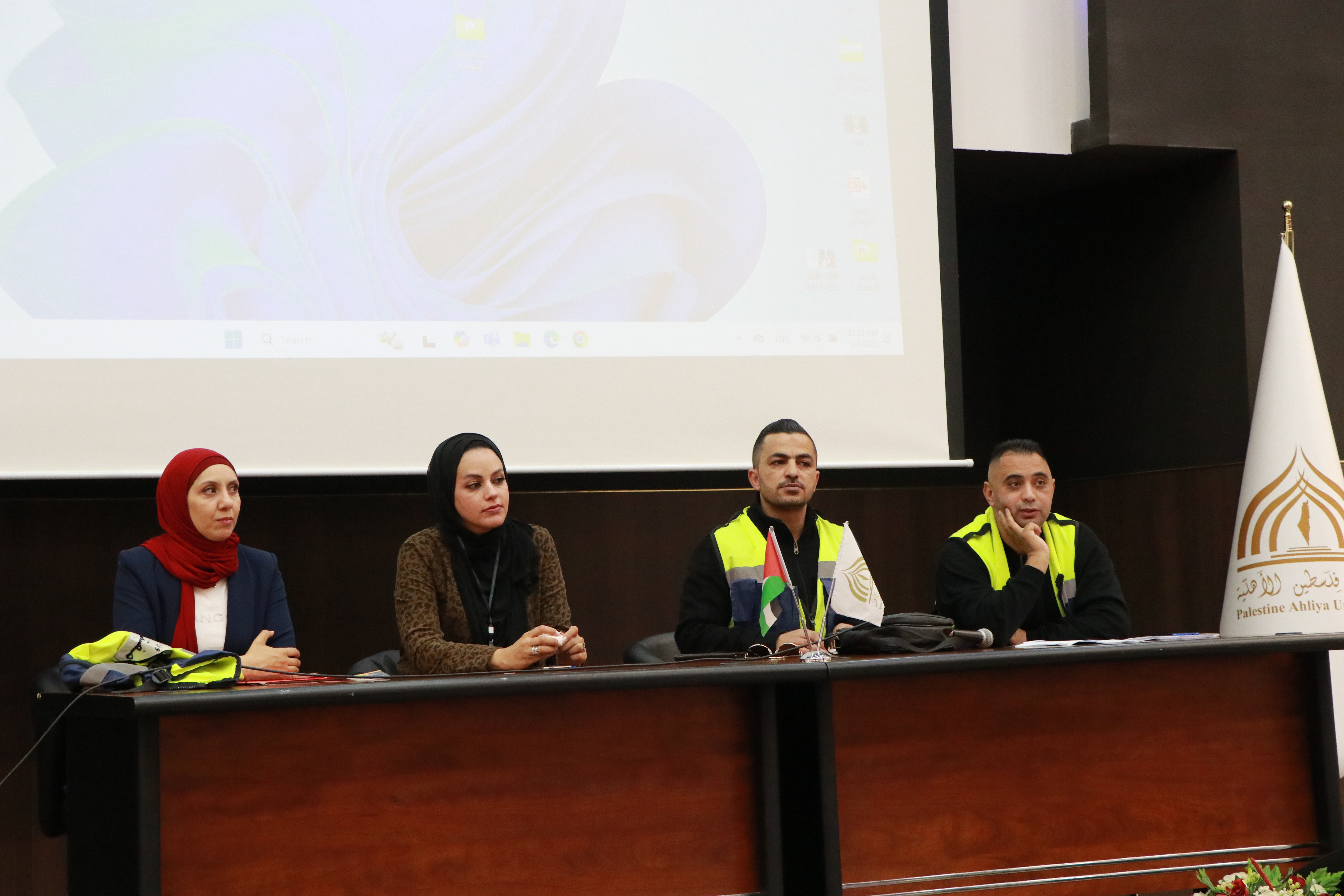 محاضرة توعوية لطلبة “الثقافة العالمية” حول السلامة المهنية وقانون العمل الفلسطيني محاضرة توعوية لطلبة “الثقافة العالمية” حول السلامة المهنية وقانون العمل الفلسطيني